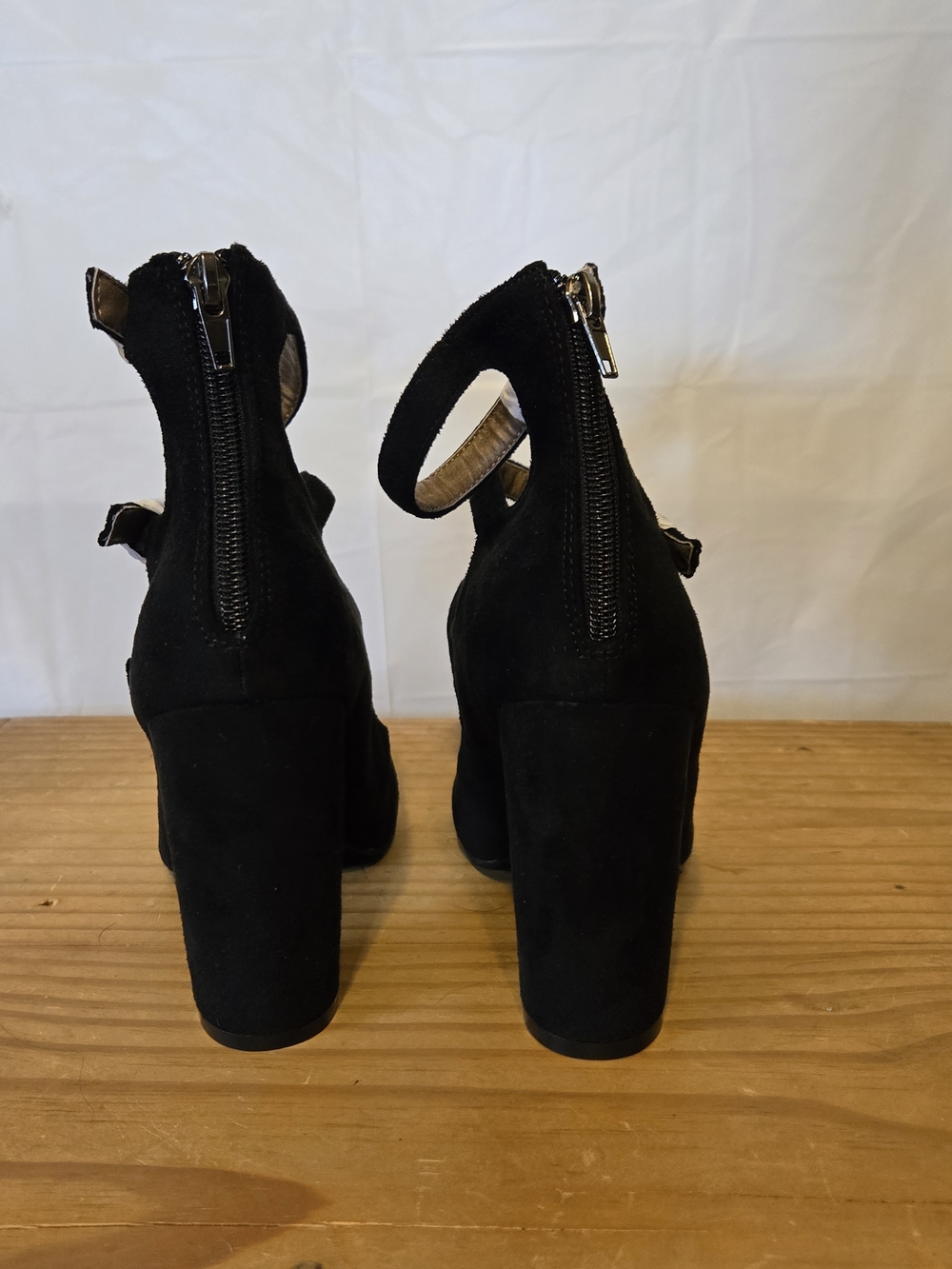 NWT- Yoki Veruca Black 3 Strap Heels - Picture 6 of 8